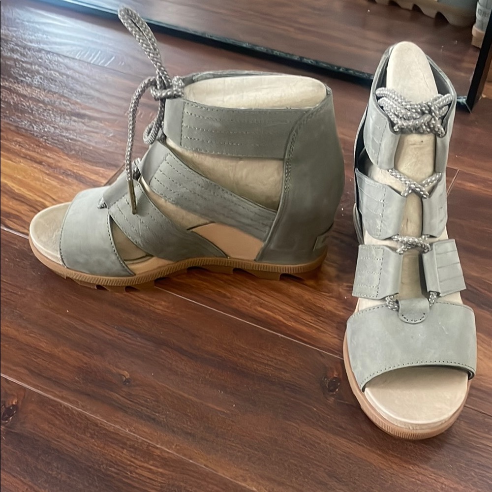 New SOREL Wedge Sandals